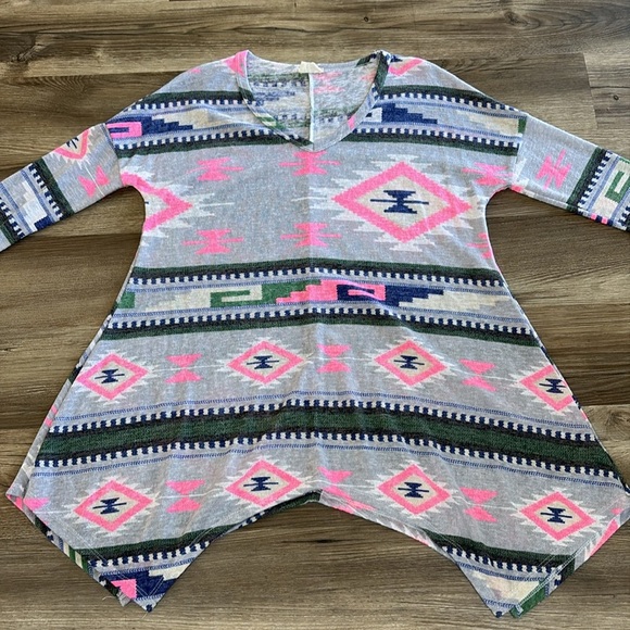 Women's Southwestern Aztec Geometric Pink Gray Tunic Top‎ Size  M Medium Western - Picture 6 of 8